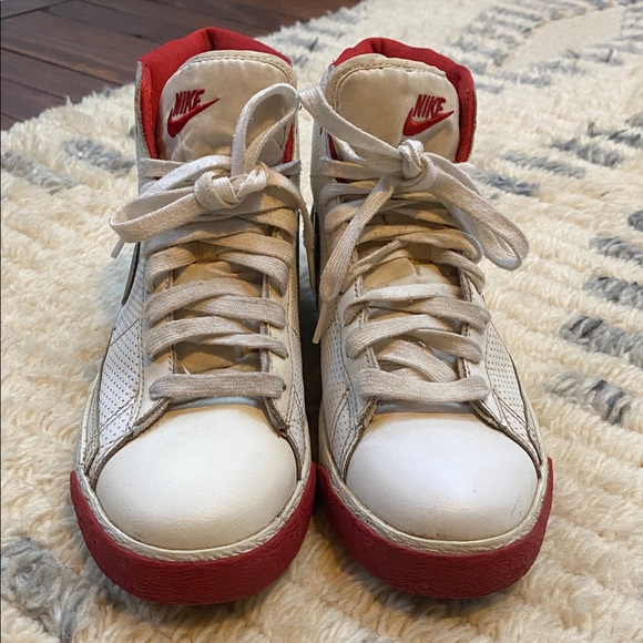 Nike High Tops Red White Black - Picture 3 of 7